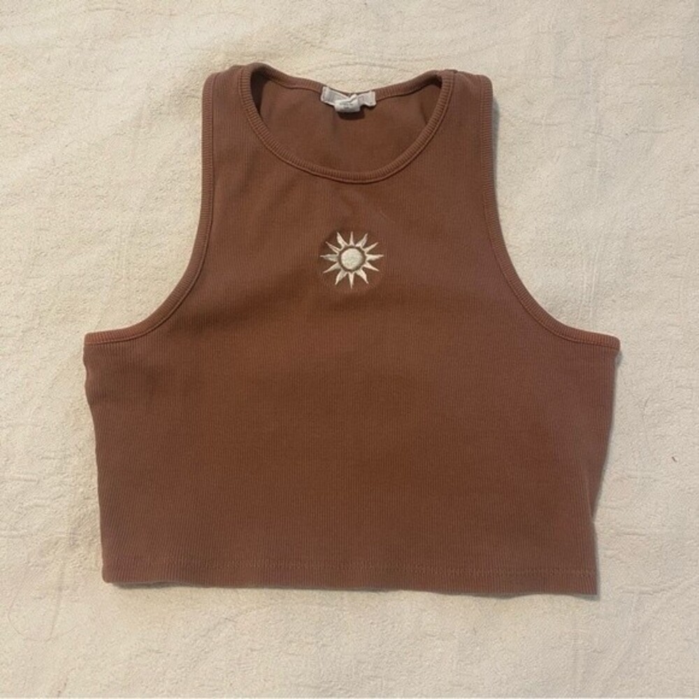 Full Tilt size Small Brown Sun Embroidered High Neck Cropped Tank Top